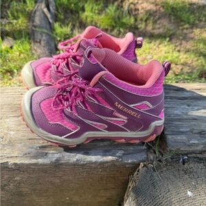 Merrell Youth Pink and Purple Hiking boots / Trail Shoes